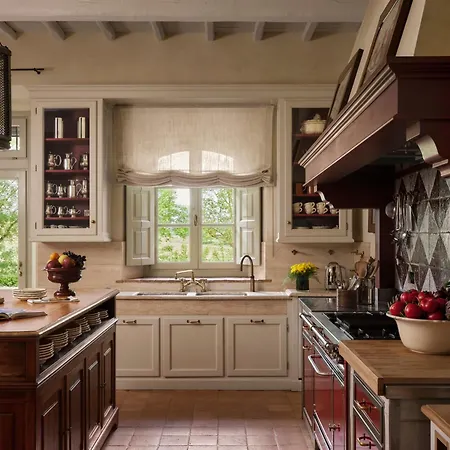 Отель Rosewood Castiglion Del Bosco