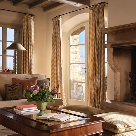 Rosewood Castiglion Del Bosco 5* Монтальчино